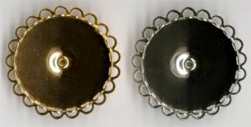 13BR/2 30mm rd. Lace-edge BROOCH